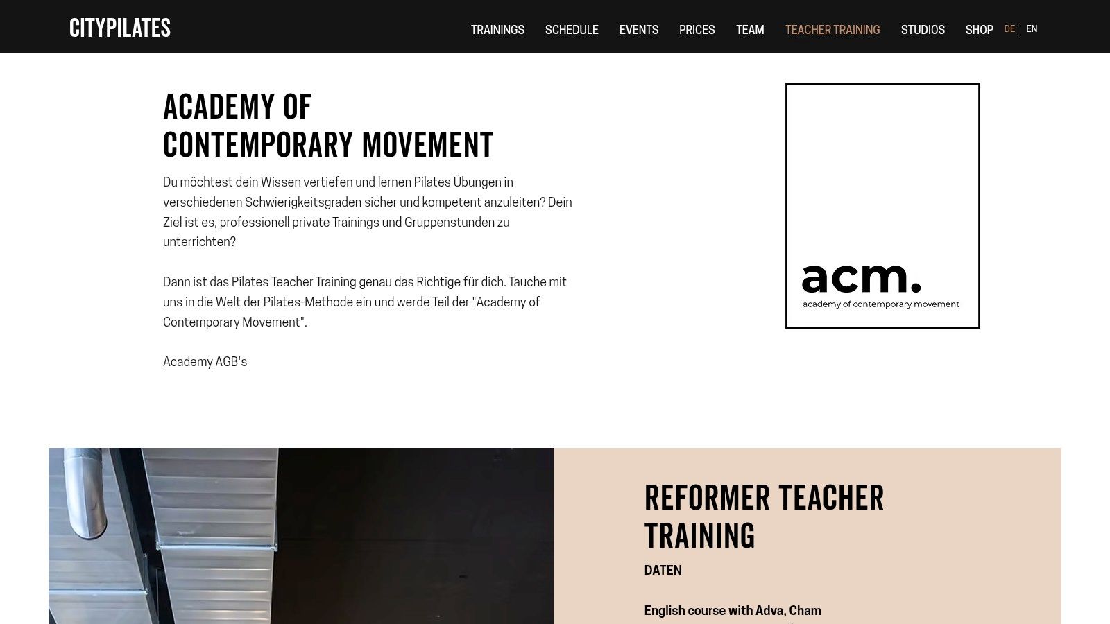 Eine Pilates-Lehrerin leitet eine Übung bei CITYPILATES in Zürich an.