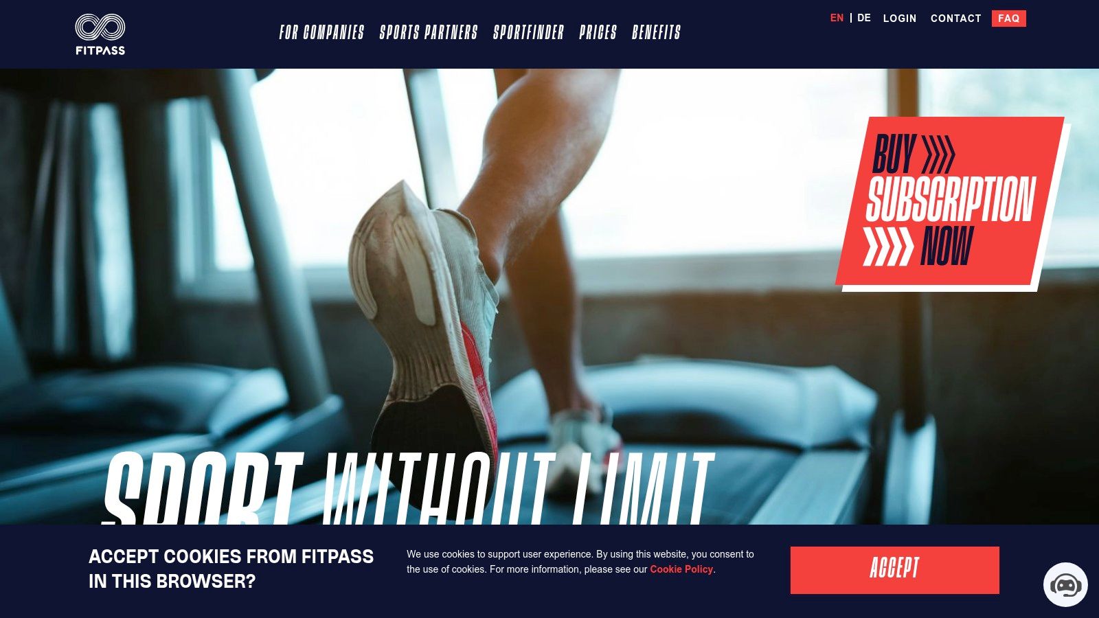 Eine Läuferin auf dem Laufband in einem der vielen Fitpass-Partnerstudios