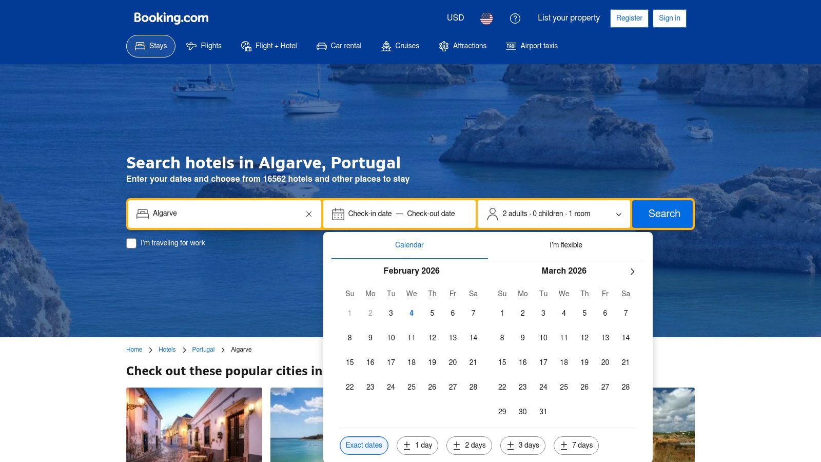 Search interface for Algarve hotels on Booking.com, showing map and filter options.