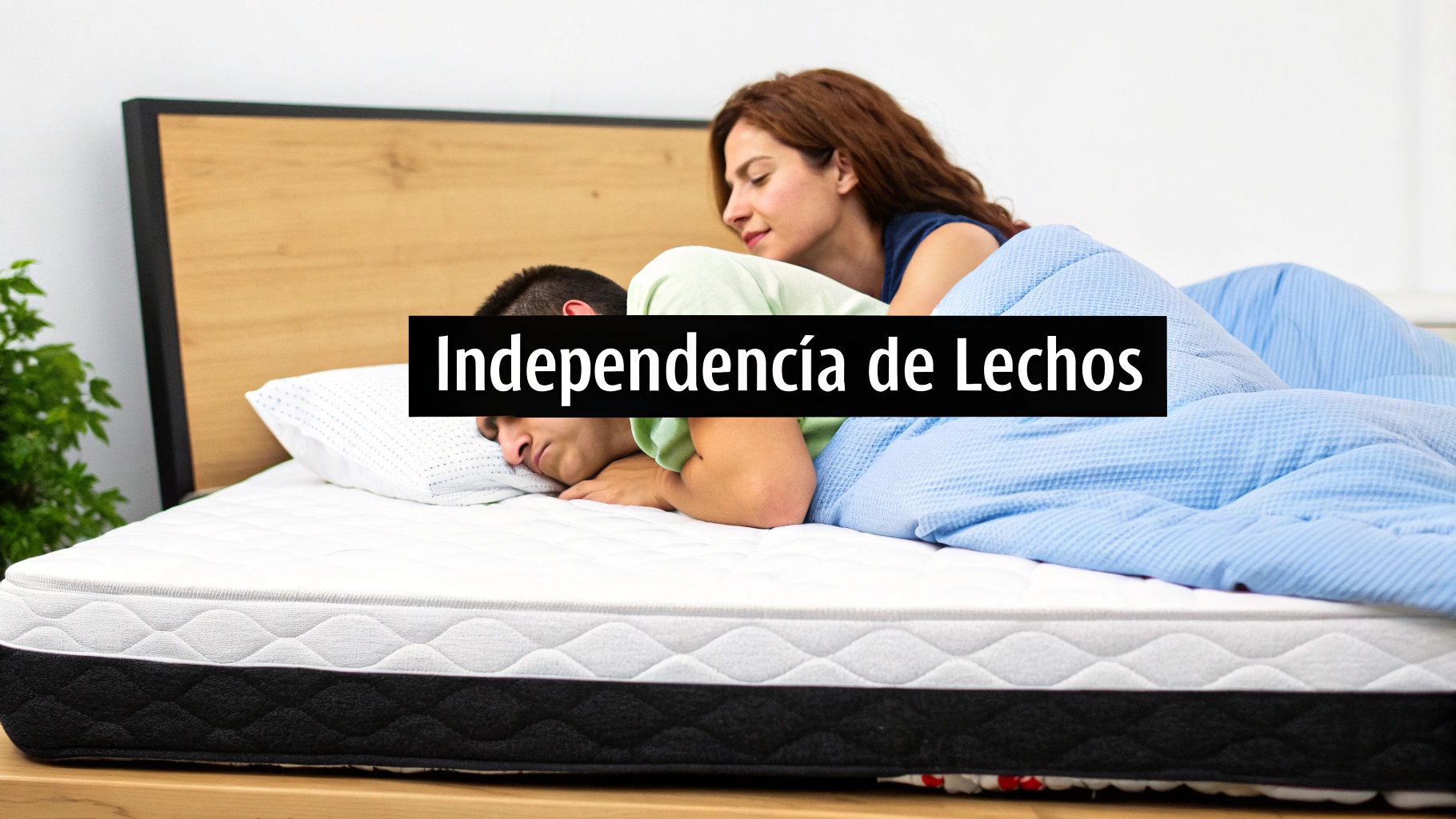 Pareja durmiendo en una cama, destacando la independencia de lechos del colchón.