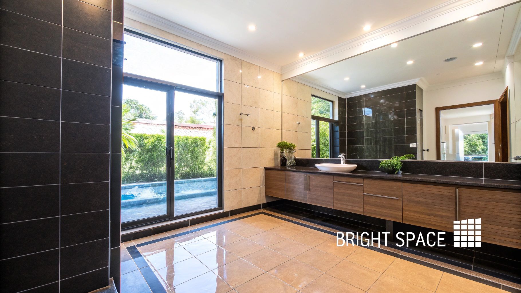 Light Color Schemes and Reflective Surfaces