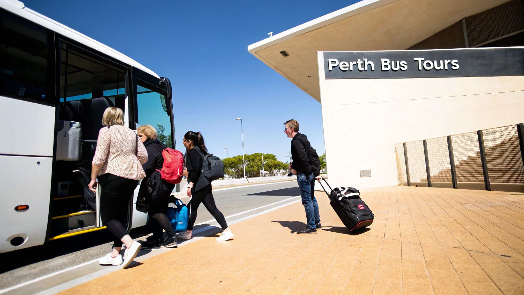 bus tours perth: Top options for group trips