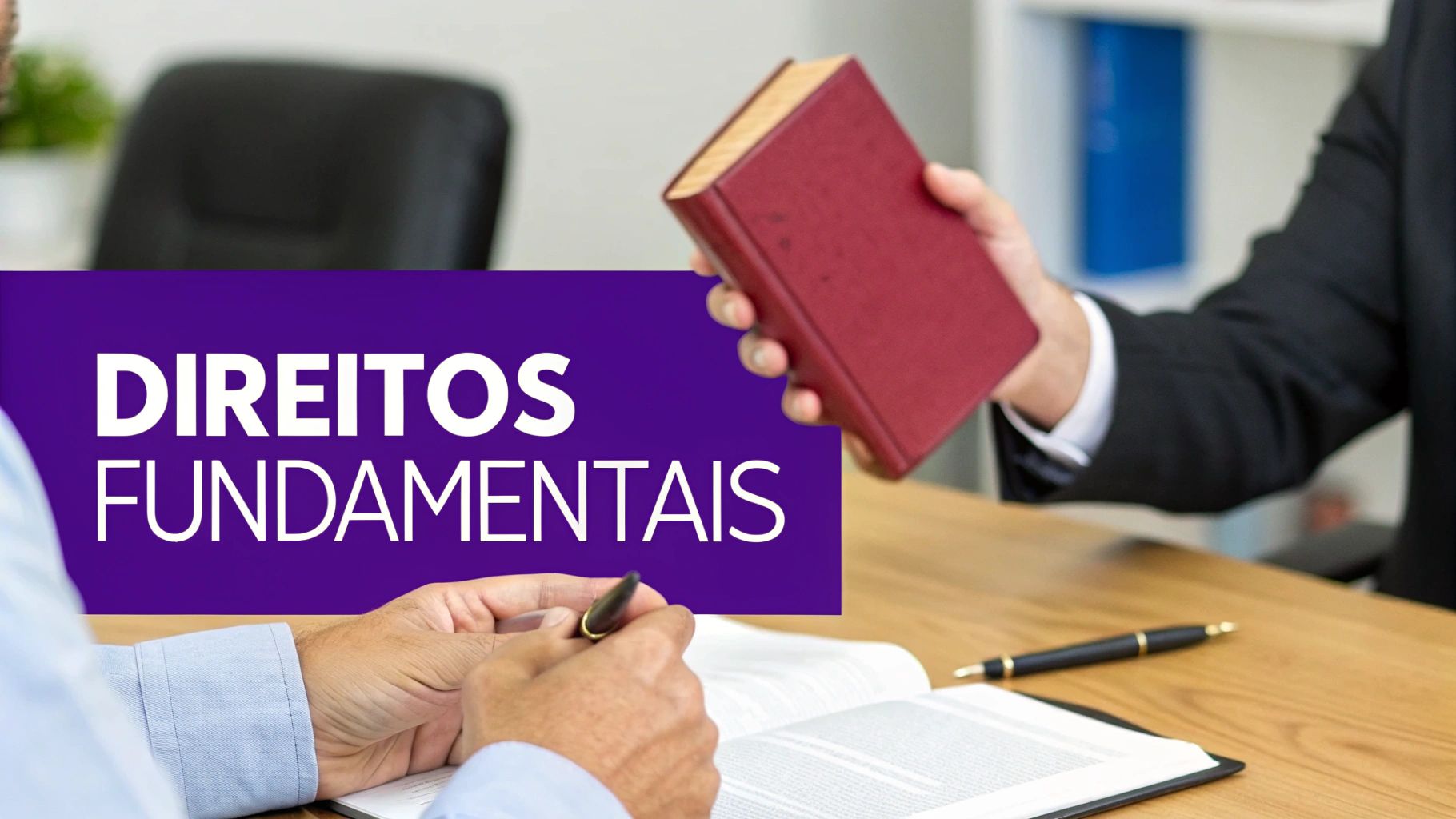 Advogado Criminalista em São Paulo: Guia Completo Para Sua Defesa 3 Pessoa de terno entrega livro de direitos fundamentais para outro escrevendo à mesa, simbolizando estudo jurídico.