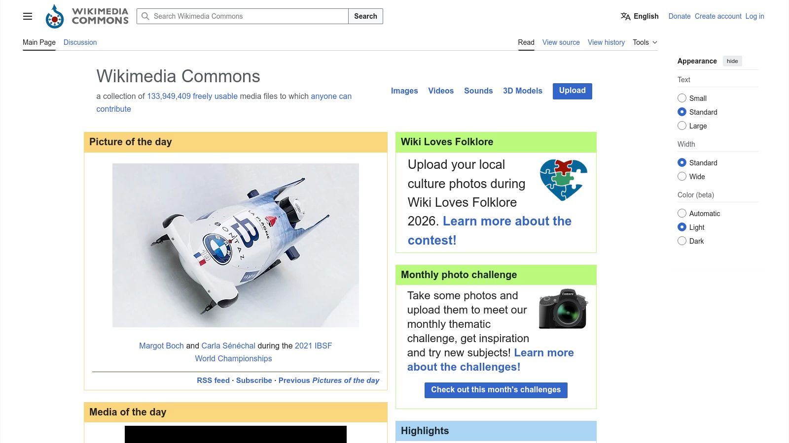 De interface van Wikimedia Commons toont zoekresultaten voor gratis afbeeldingen