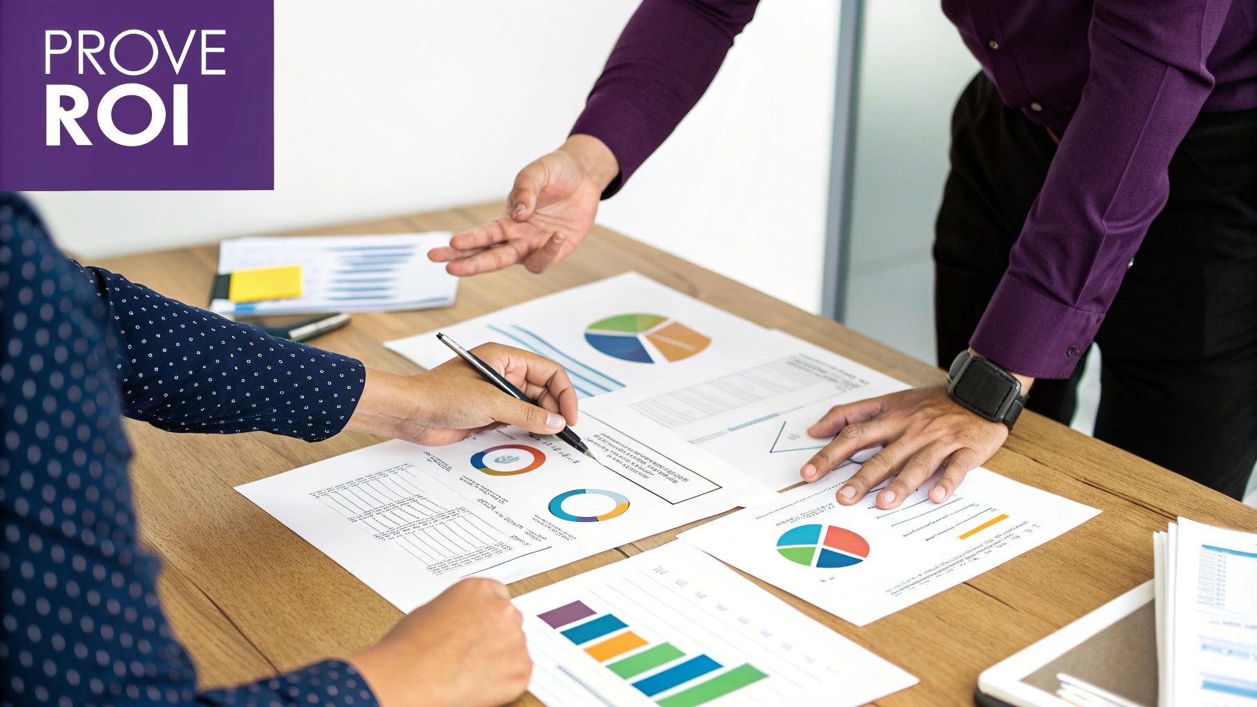 An image showing a business owner interviewing a marketing agency team, symbolizing the crucial questioning phase of the selection process.