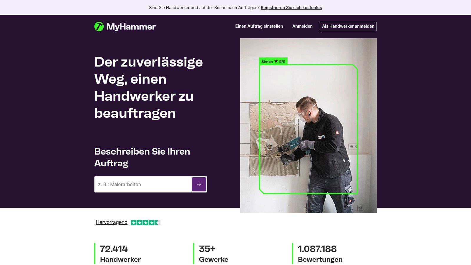 Ein Handwerker arbeitet an einer Renovierung, was die Dienstleistungen von MyHammer symbolisiert