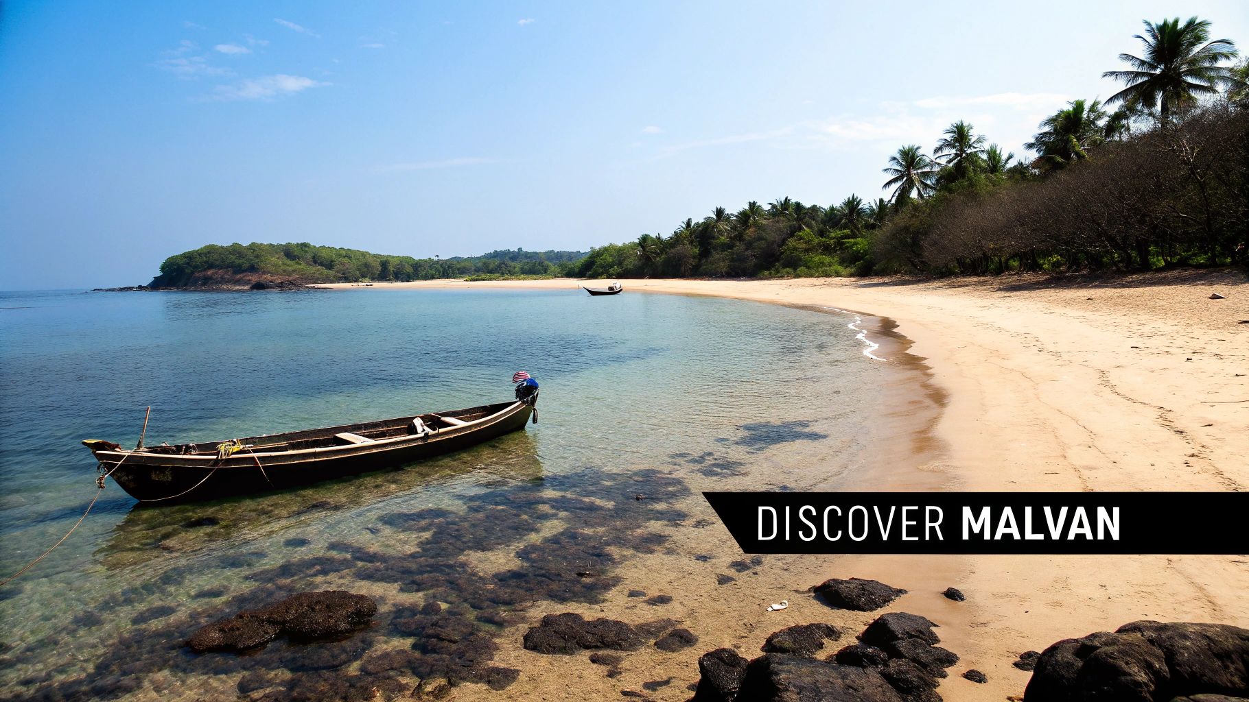 Your Guide to Malvan Tarkarli Watersports 1 A group of people enjoying watersports on a sunny day in Malvan