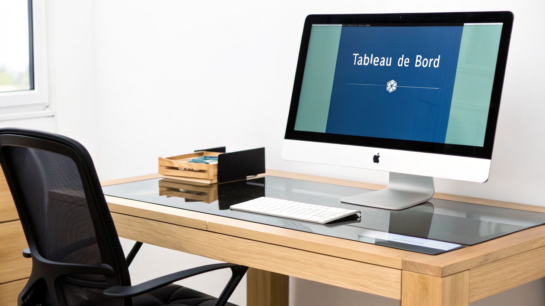 Un tableau de bord marketing affiché sur un ordinateur portable, montrant des graphiques et des indicateurs de performance clés.