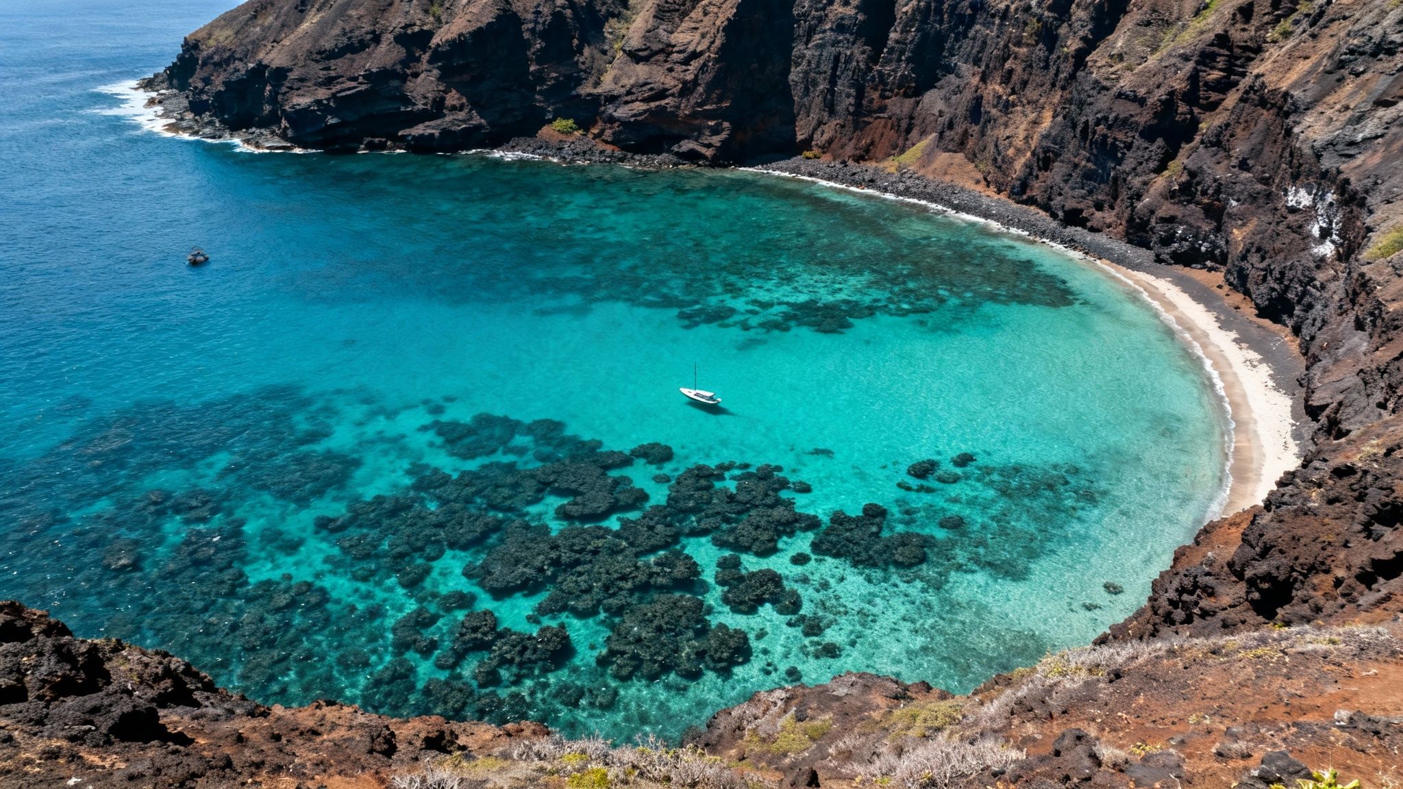 Screenshot from https://en.wikipedia.org/wiki/Kealakekua_Bay