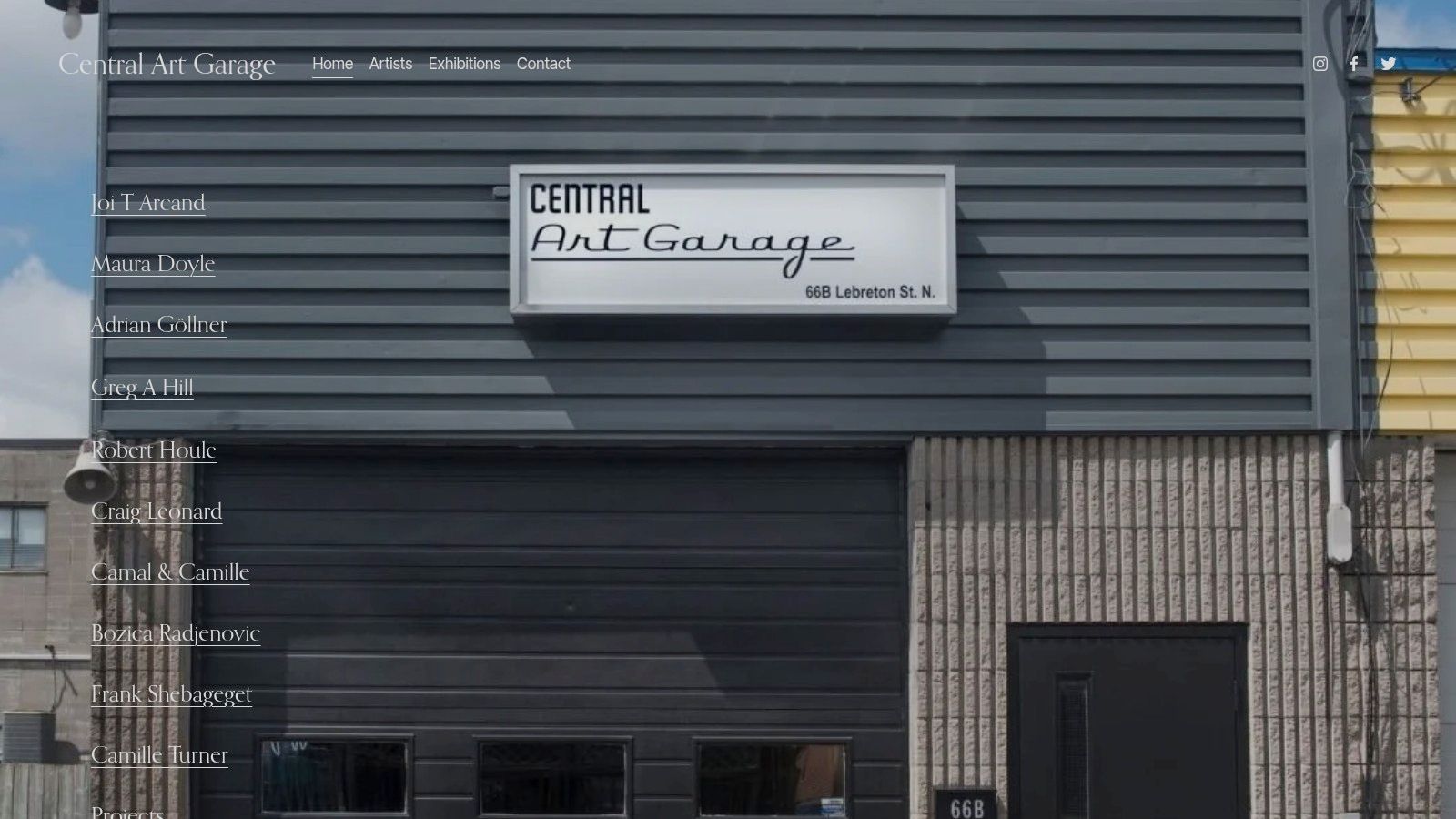 Central Art Garage website screenshot showing gallery information and a contact form.