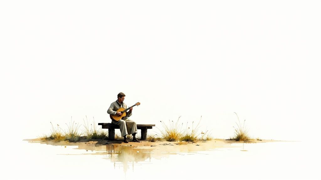 Ein Pilger wandert auf einem schmalen Pfad durch eine grüne Hügellandschaft in Richtung Sonnenuntergang.