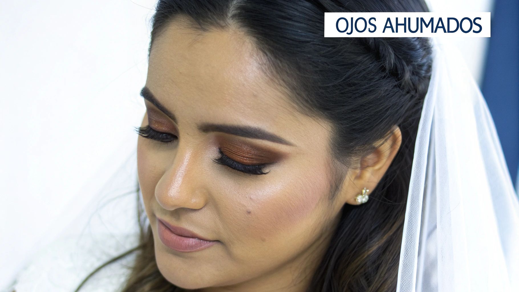 Classic Soft Smoky Eye