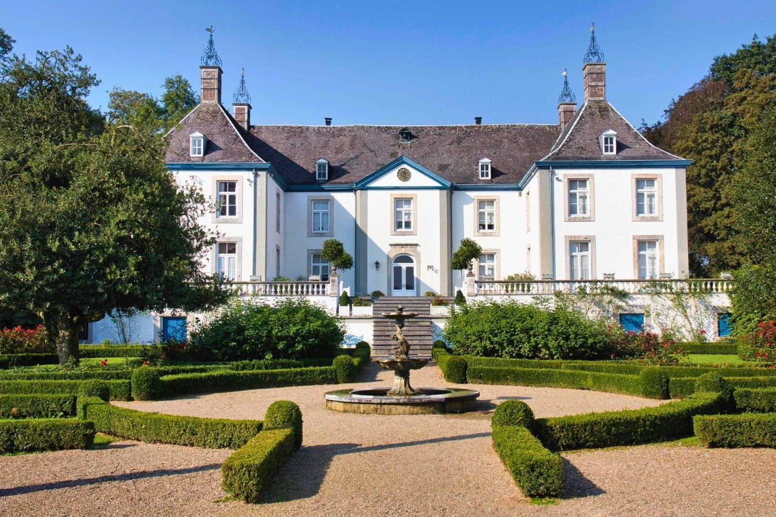 Ontdek het enige wijnkasteel van België, Genoelselderen