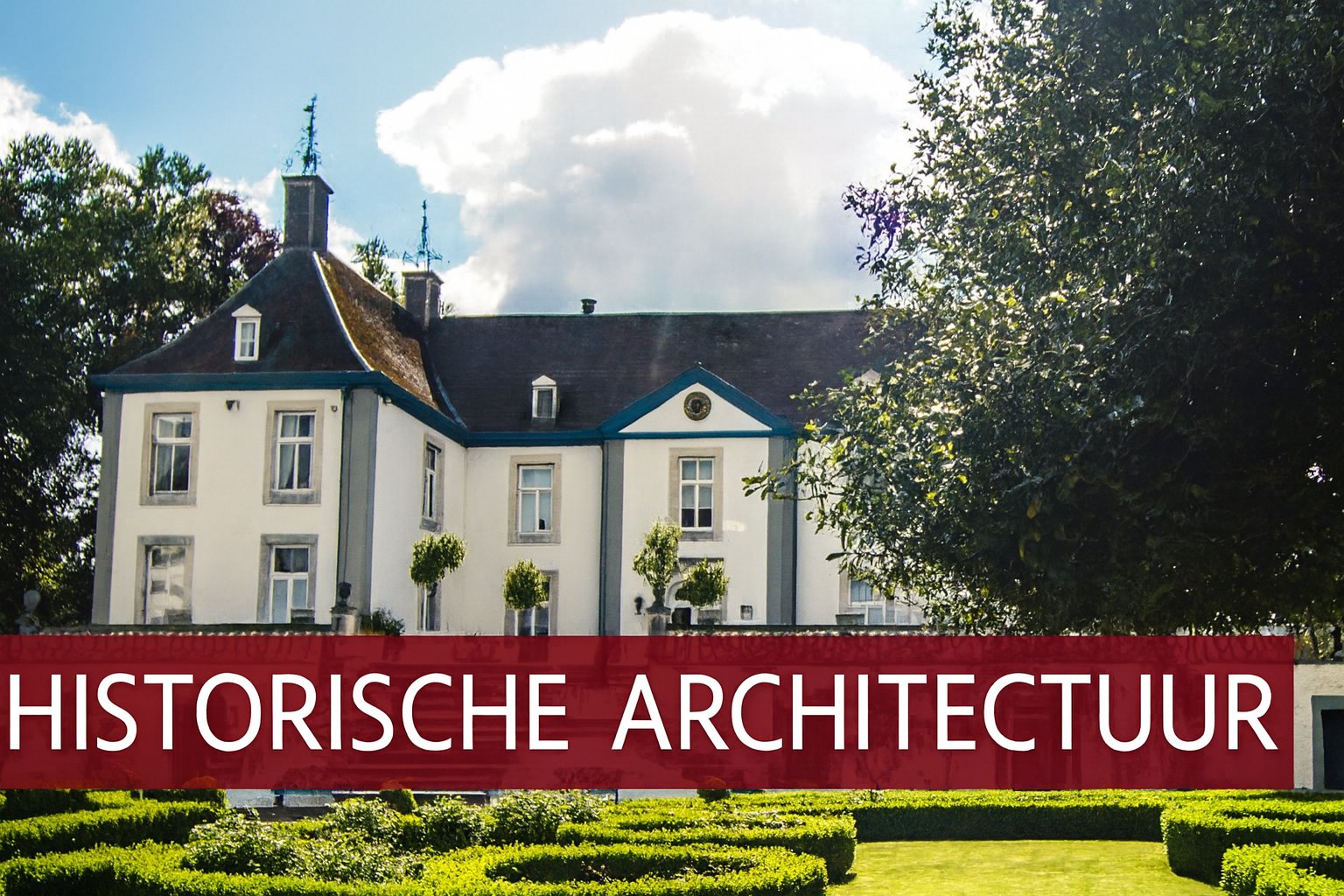 historische architectuur wijnkasteel genoelselderen onder een stralende hemel