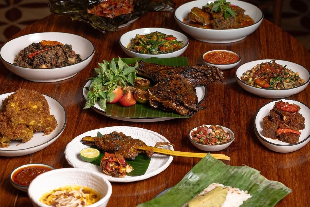 3 Best Indonesian Restaurants in Ubud with Authentic Tastes 3 Authentic Indonesian food at Nusantara by Locavore in Ubud — a true “This is Bali” dining experience highlighting local ingredients and Balinese flavors.