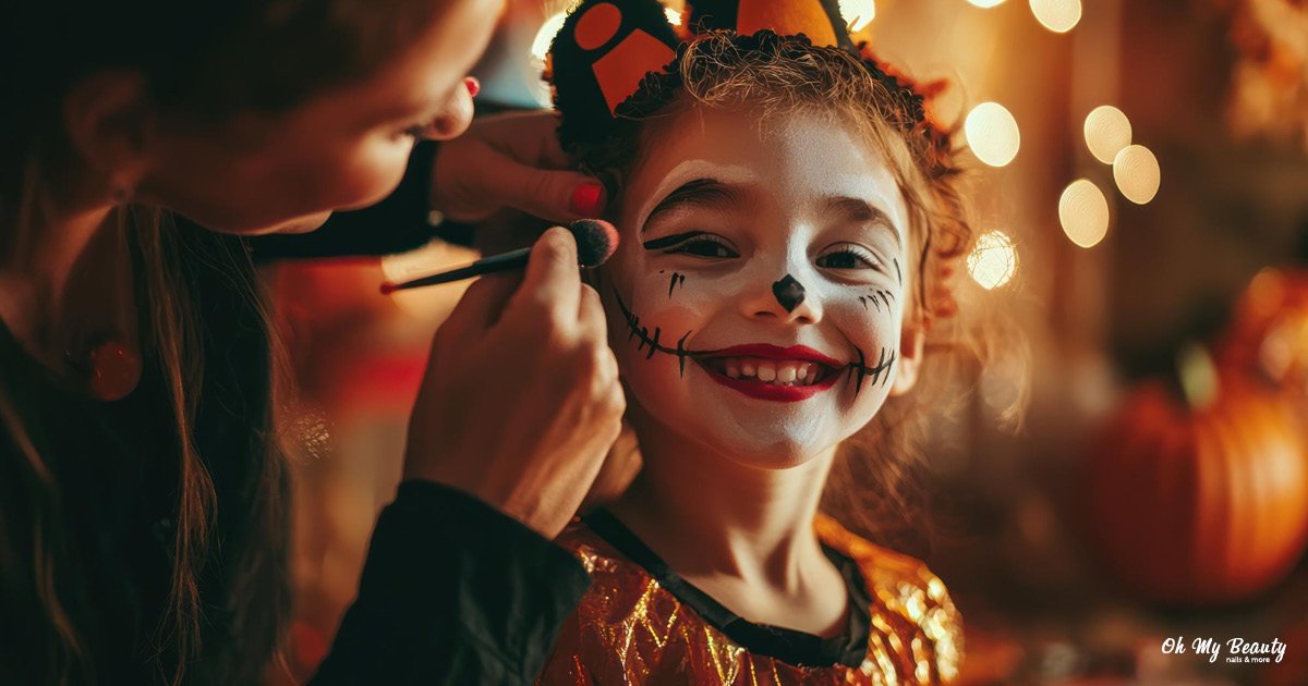 Μακιγιάζ halloween για παιδιά: εύκολες και ασφαλείς ιδέες κορίτσι μακιγιάζ Halloween με την μαμά του