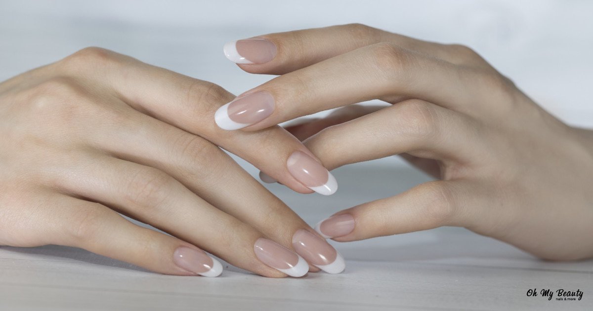 8 Ακαταμάχητα Γαλλικά Νύχια Σχέδια που θα Λατρέψεις το 2025 classic french manicure