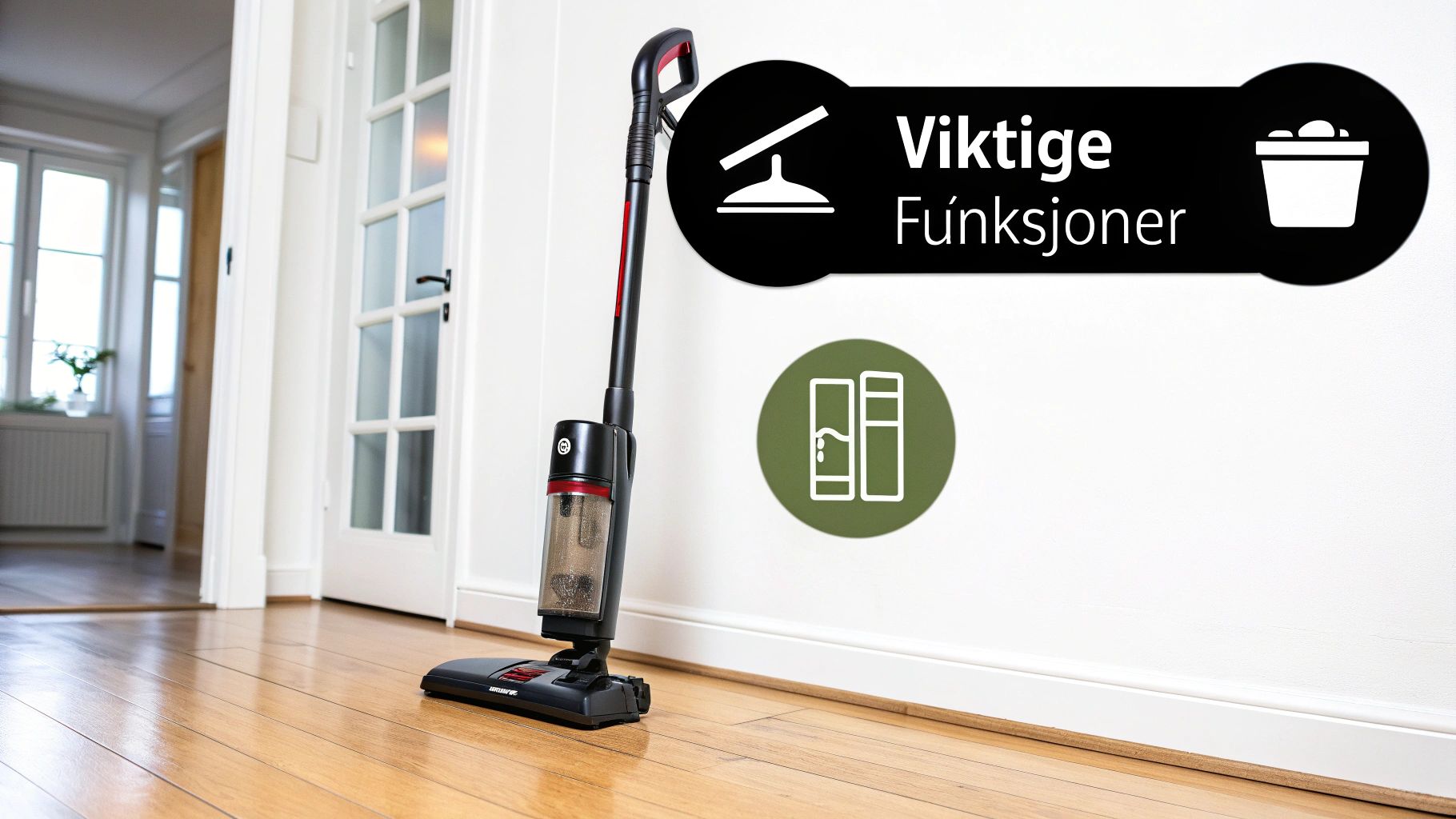 En svart trådløs støvsuger med vaskefunksjon står på et lyst tregulv i et hjem, med funksjonsikoner på veggen.