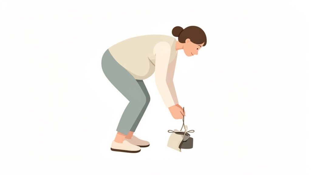 Mulher grávida se curvando para pegar um objeto no chão, ilustrando uma postura que pode causar dor lombar.