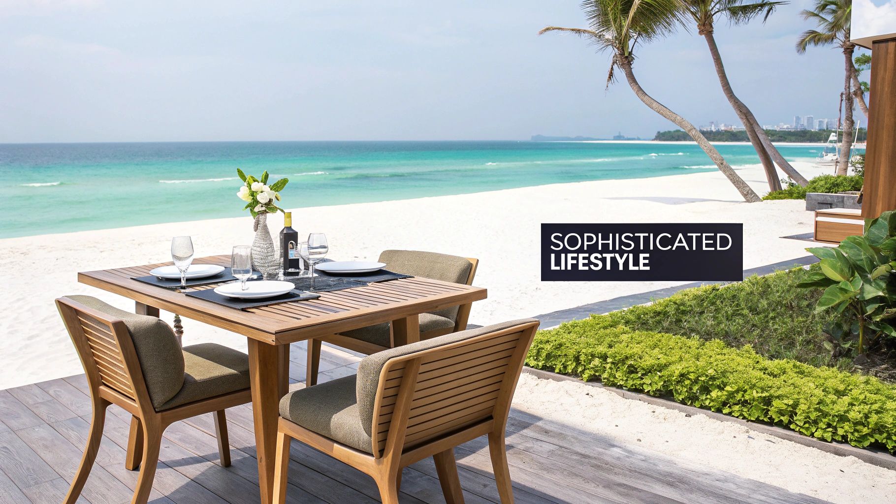 Escena idílica de Playa Cosón con palmeras y tranquilas aguas turquesas.